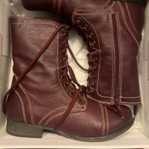 Women's Burgundy Lace-Up Boots